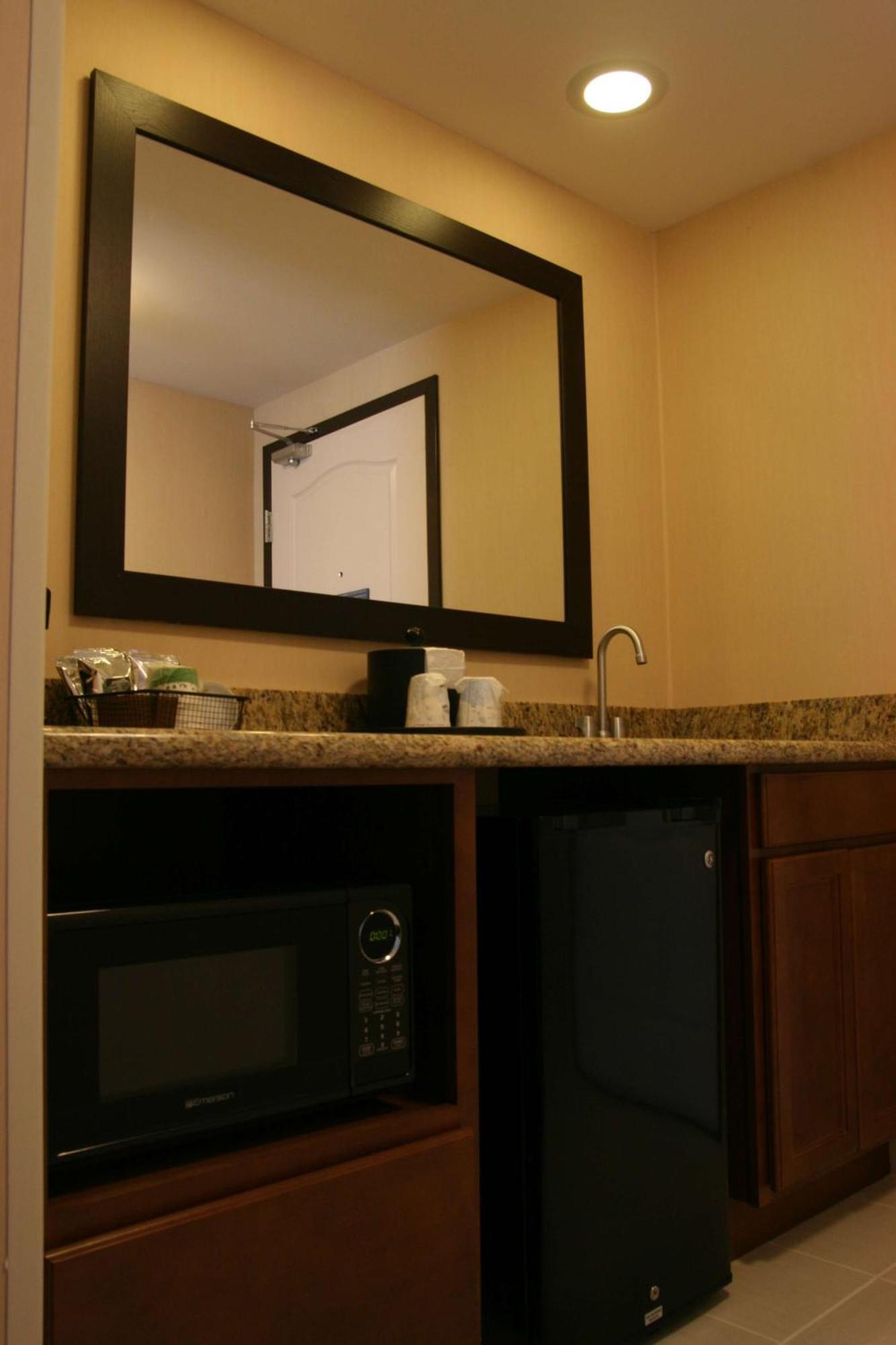 Hampton Inn And Suites Peru Exteriér fotografie