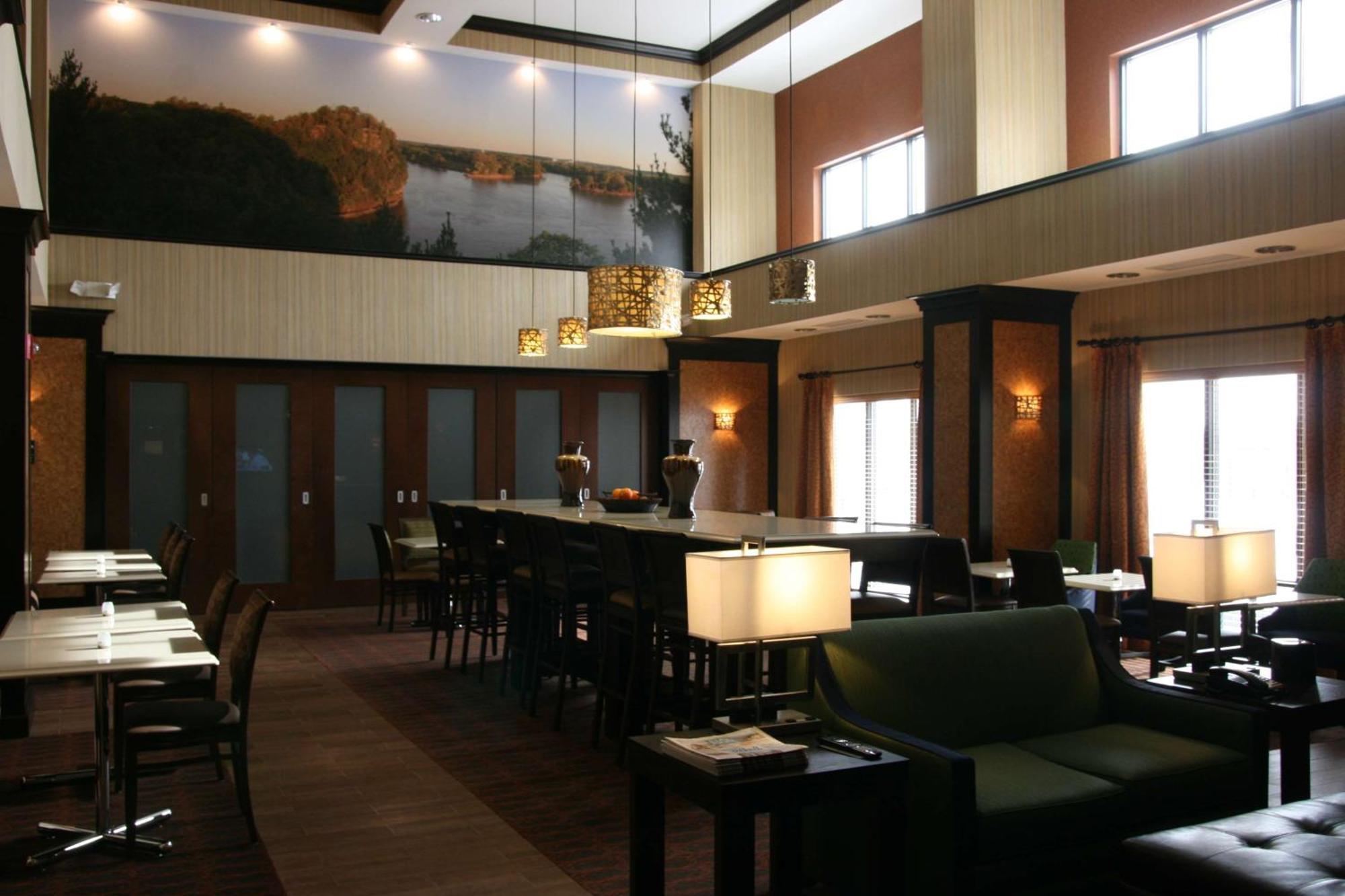 Hampton Inn And Suites Peru Exteriér fotografie